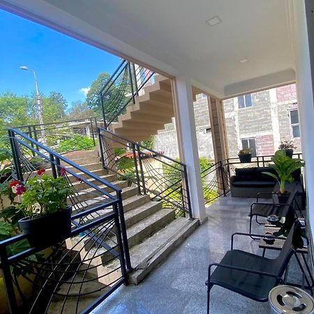 Guest House Kobuleti On Aghmashenebeli Екстер'єр фото
