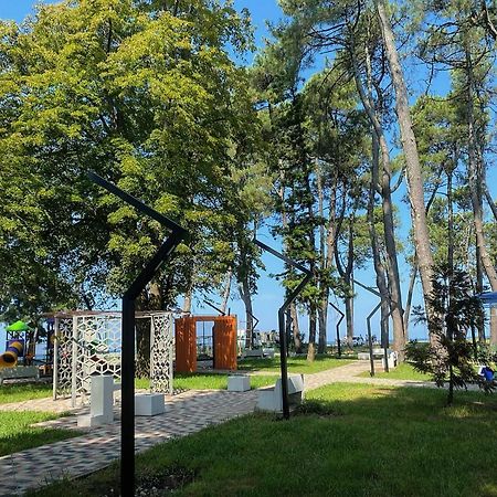 Guest House Kobuleti On Aghmashenebeli Екстер'єр фото
