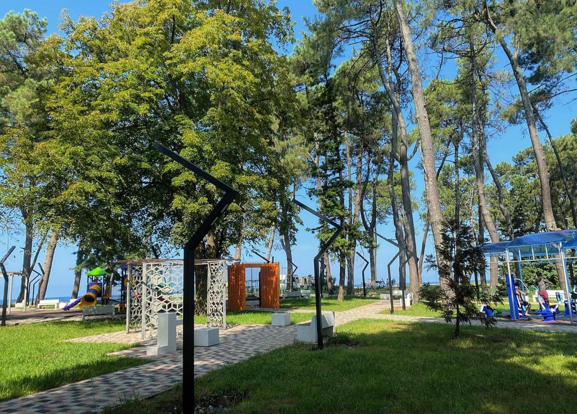 Guest House Kobuleti On Aghmashenebeli Екстер'єр фото