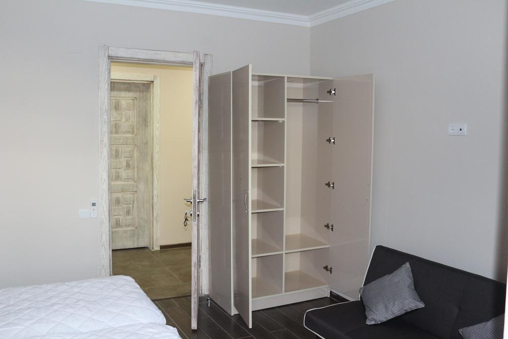 Guest House Kobuleti On Aghmashenebeli Екстер'єр фото