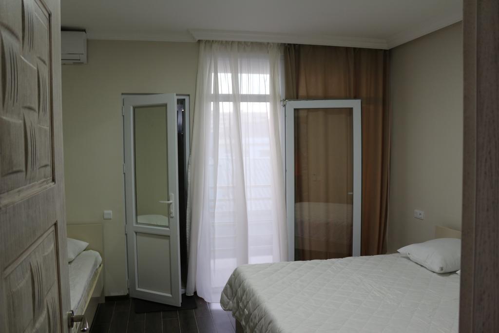 Guest House Kobuleti On Aghmashenebeli Екстер'єр фото