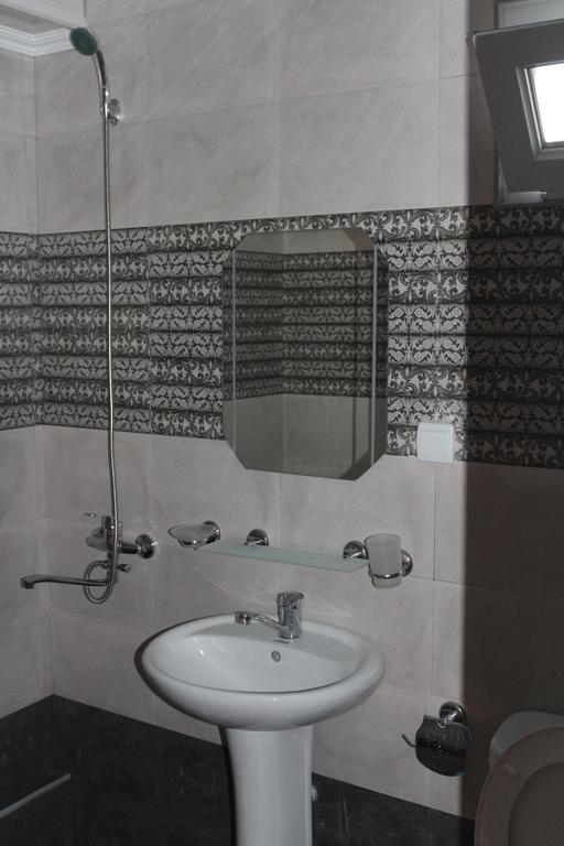 Guest House Kobuleti On Aghmashenebeli Екстер'єр фото