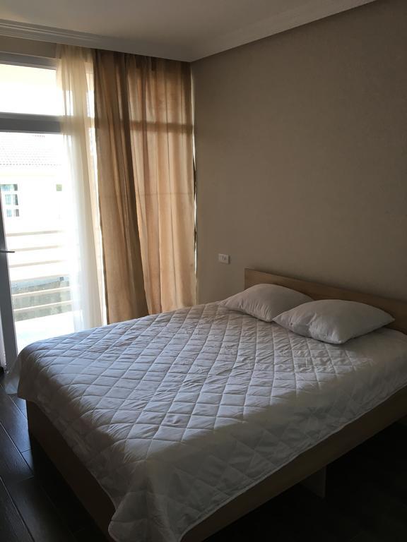 Guest House Kobuleti On Aghmashenebeli Екстер'єр фото