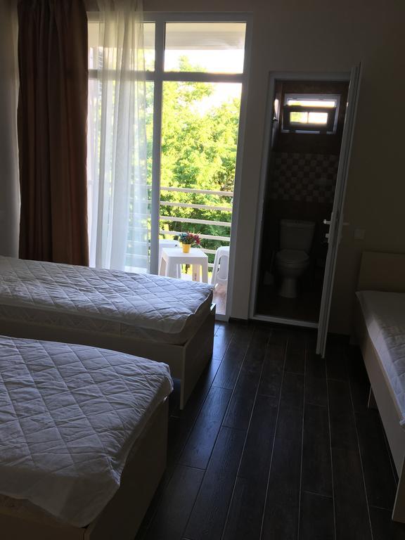 Guest House Kobuleti On Aghmashenebeli Екстер'єр фото