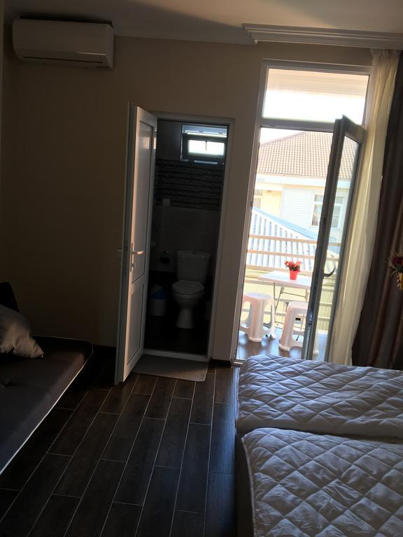 Guest House Kobuleti On Aghmashenebeli Екстер'єр фото