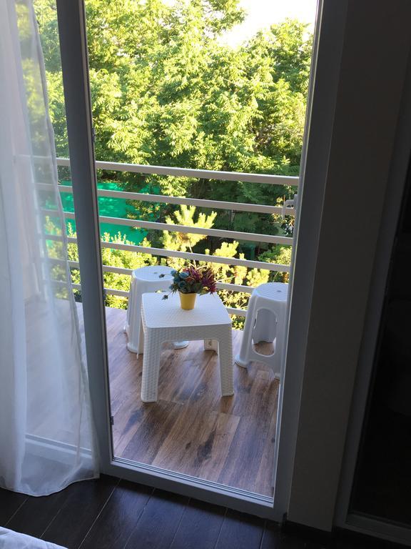 Guest House Kobuleti On Aghmashenebeli Екстер'єр фото