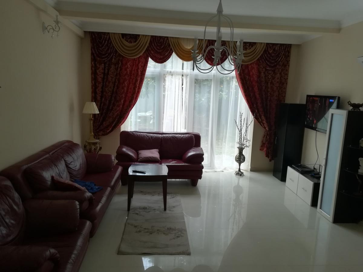 Guest House Kobuleti On Aghmashenebeli Екстер'єр фото