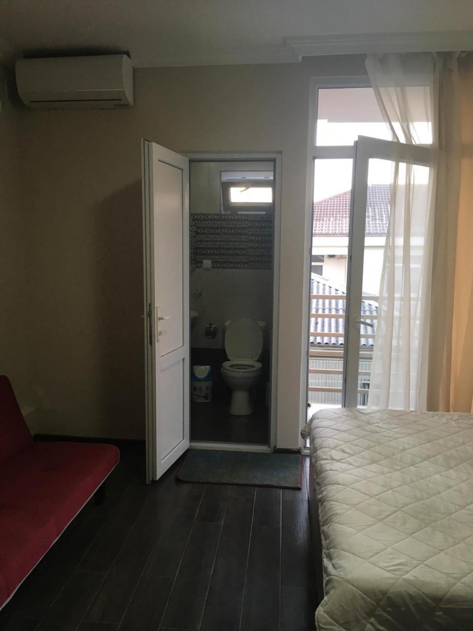Guest House Kobuleti On Aghmashenebeli Екстер'єр фото