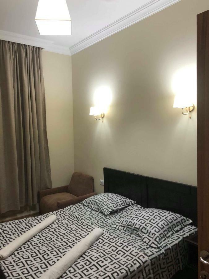 Guest House Kobuleti On Aghmashenebeli Екстер'єр фото